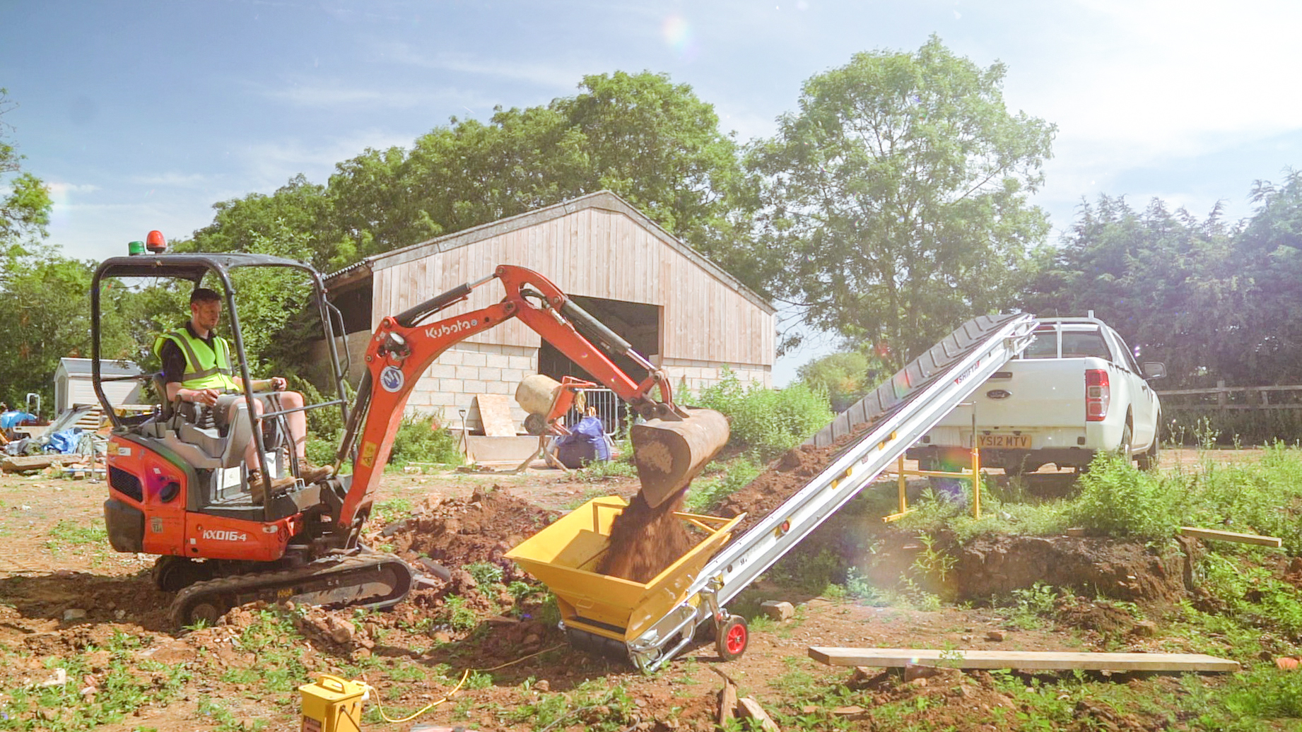 Mace Industries Shifta Mk3 5.4 excavator loading